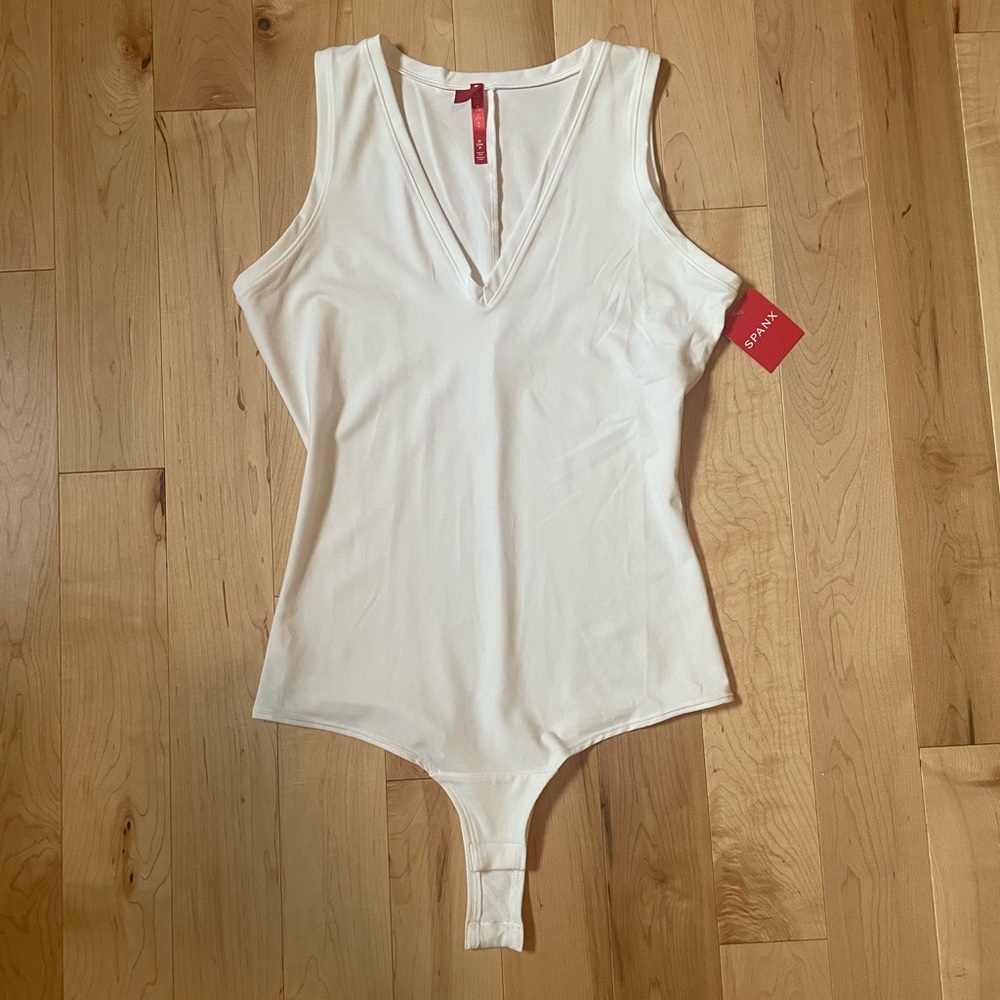 NWT Spanx Vneck Bodysuit